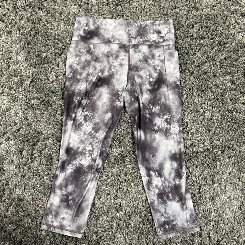 Athleta Salutation Stash Pocket Supernova Capri in Black, Size XL Tall - Picture 3 of 11